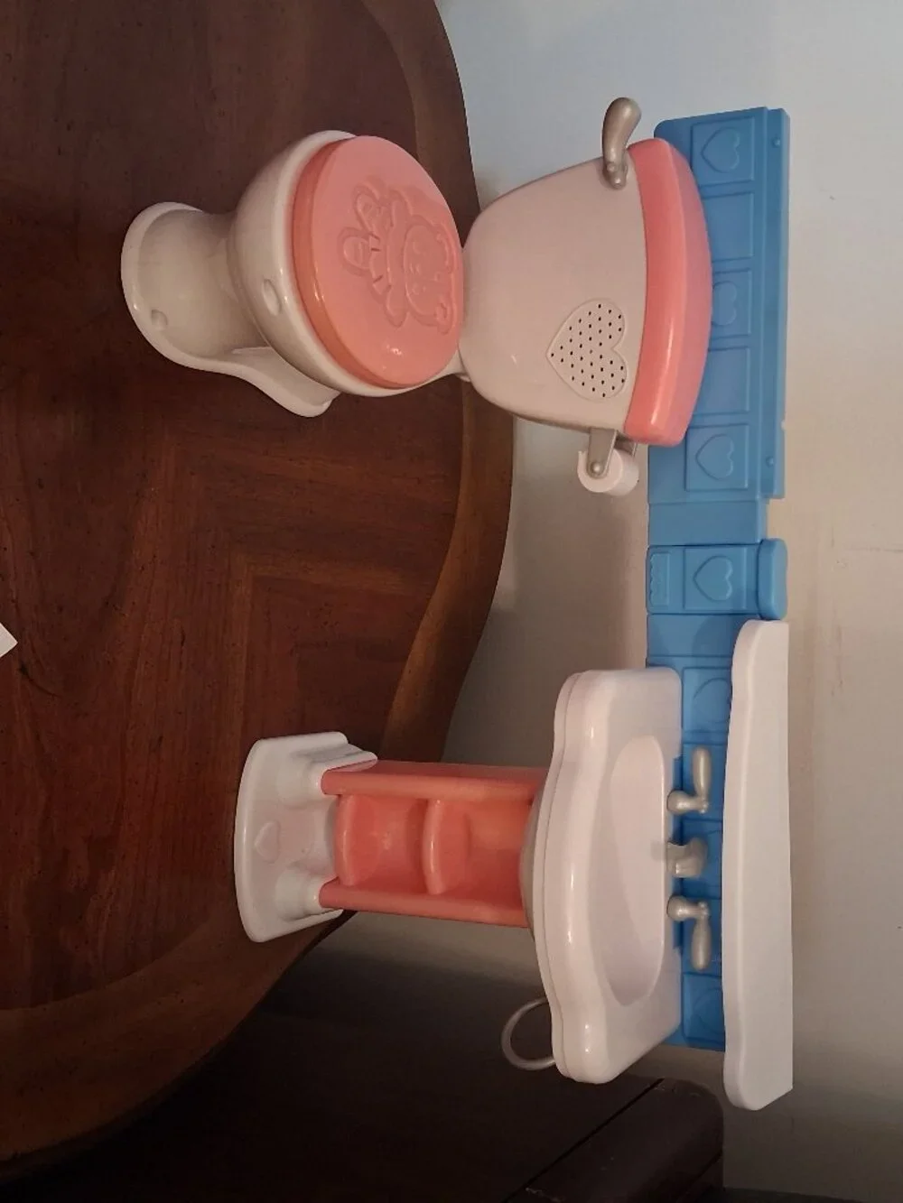 HTF 2008 Fisher Price Little Mommy “Gotta Go” Potty Doll & Bathroom Set Works